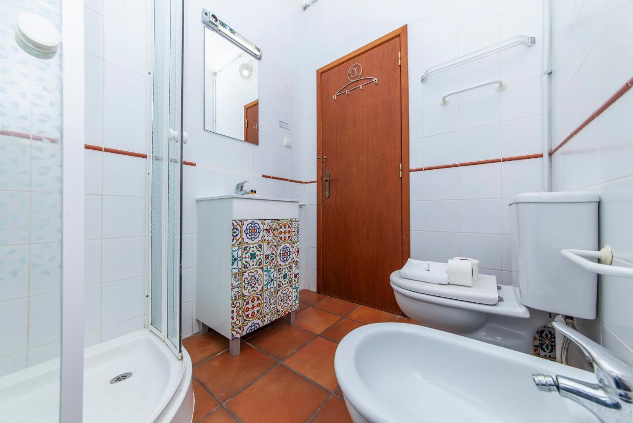 J - Casa Do Farol Guesthouse 拉哥斯 外观 照片